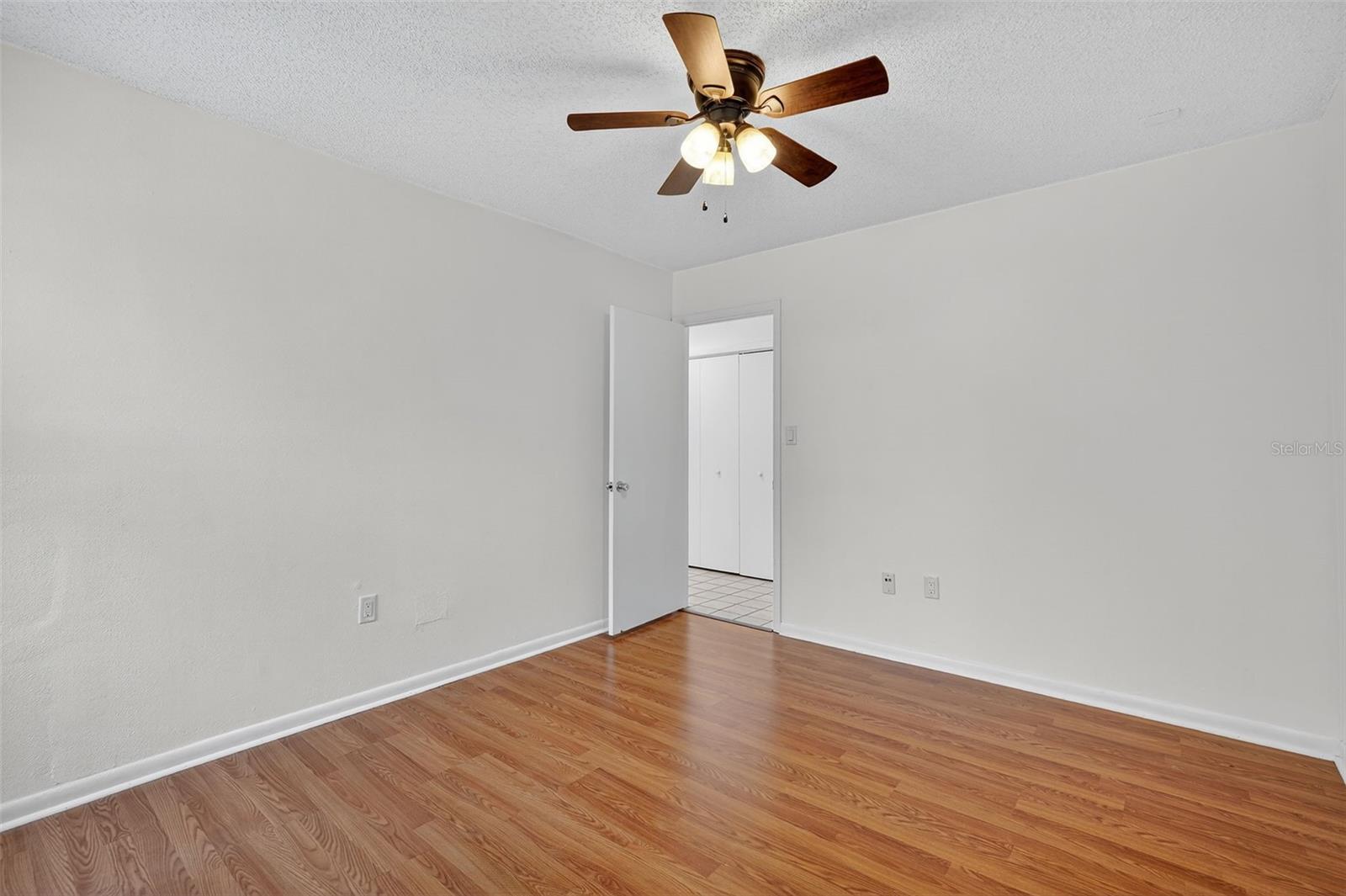 Image 41 of 59 For 1524 New Jersey Oaks Court