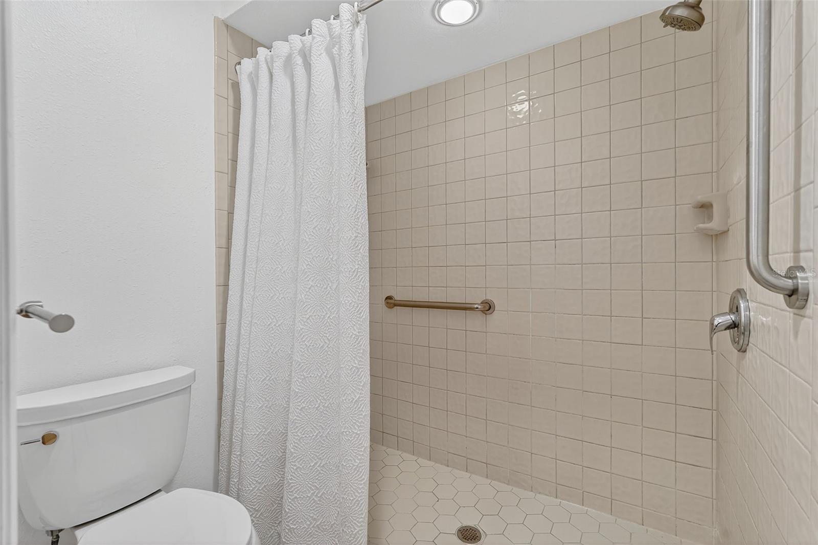 Image 47 of 59 For 1524 New Jersey Oaks Court