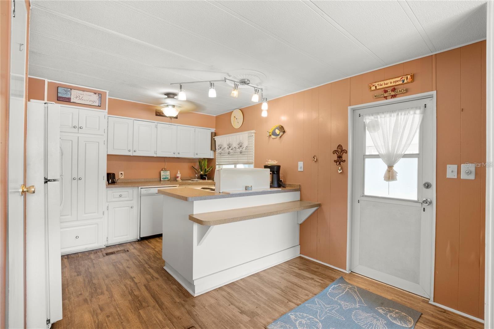 Image 13 of 31 For 12501 Ulmerton Road 89