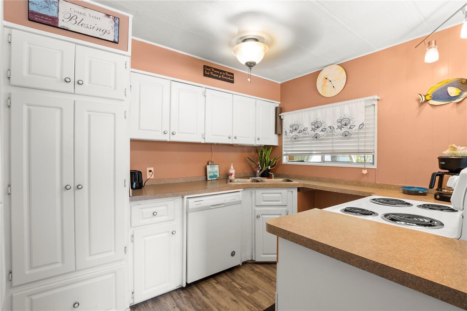Image 15 of 31 For 12501 Ulmerton Road 89