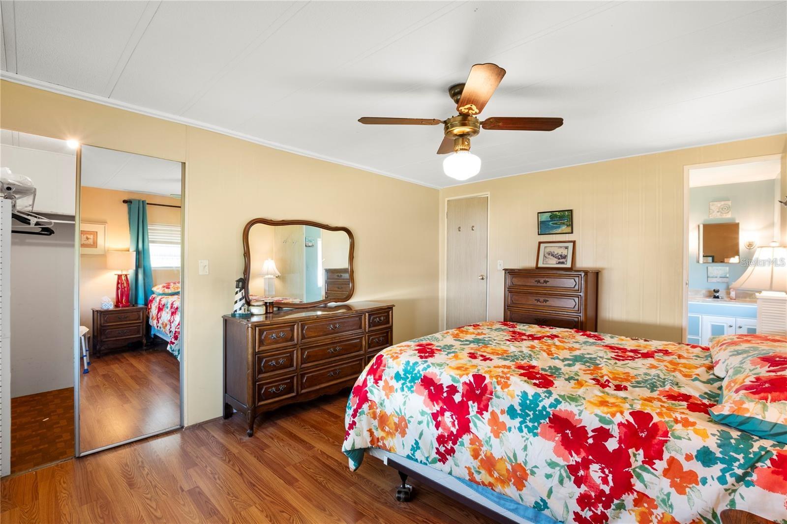 Image 16 of 31 For 12501 Ulmerton Road 89