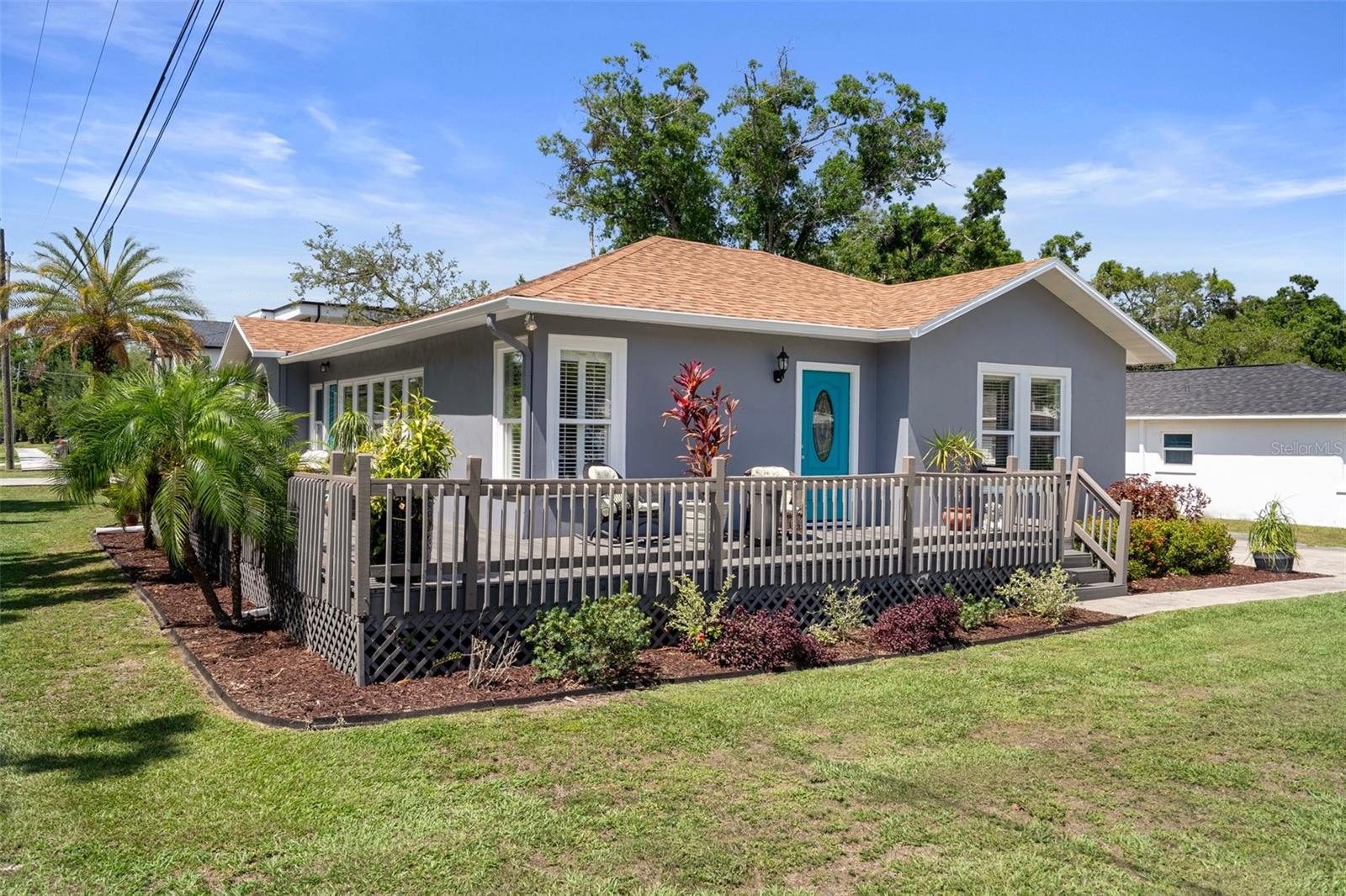 Listing photo id 0 for 1209 Adalee Street
