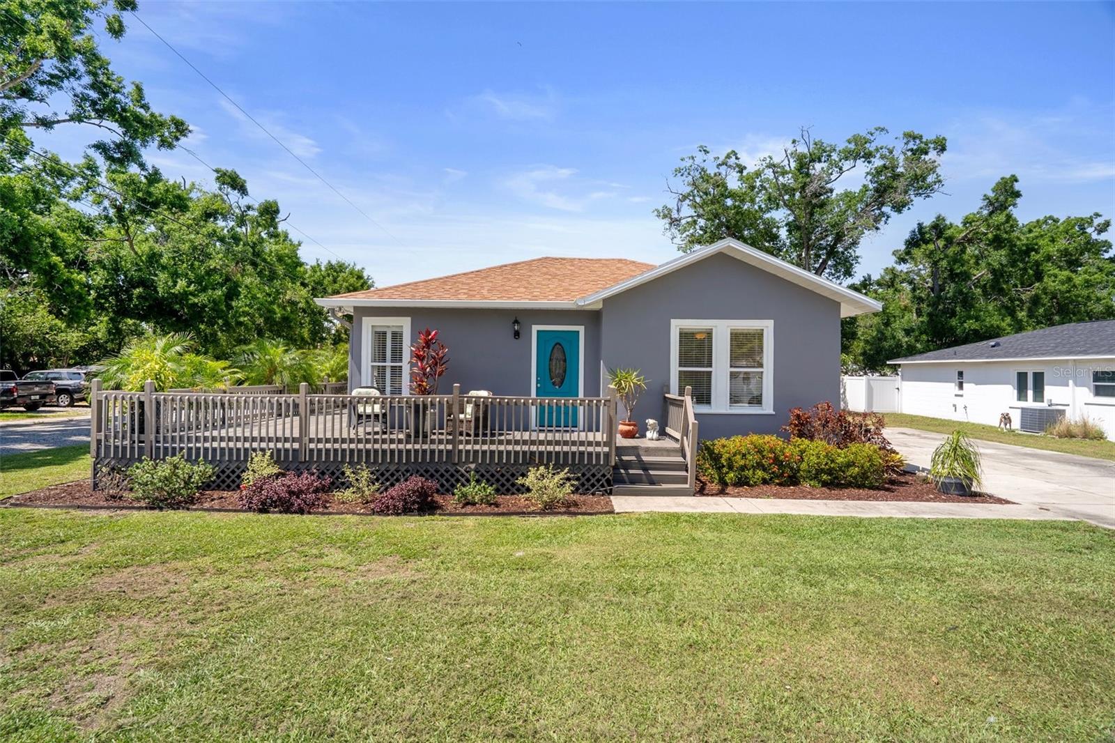 Listing photo id 1 for 1209 Adalee Street