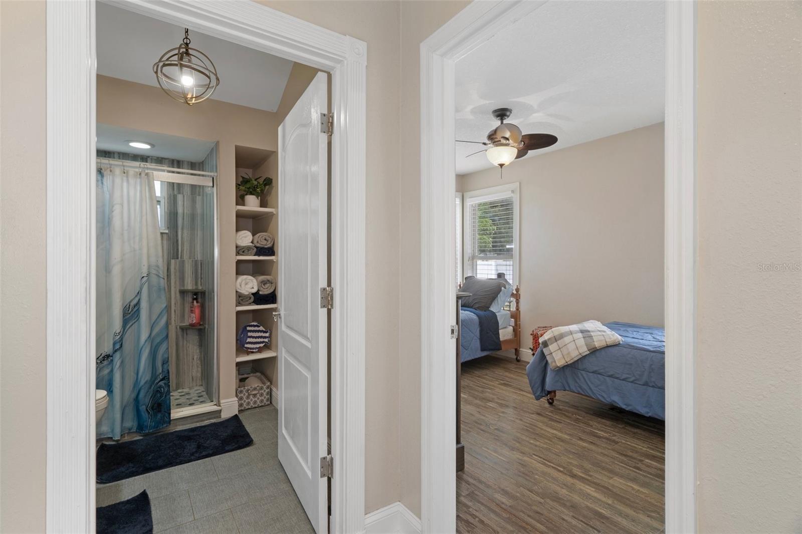 Listing photo id 32 for 1209 Adalee Street