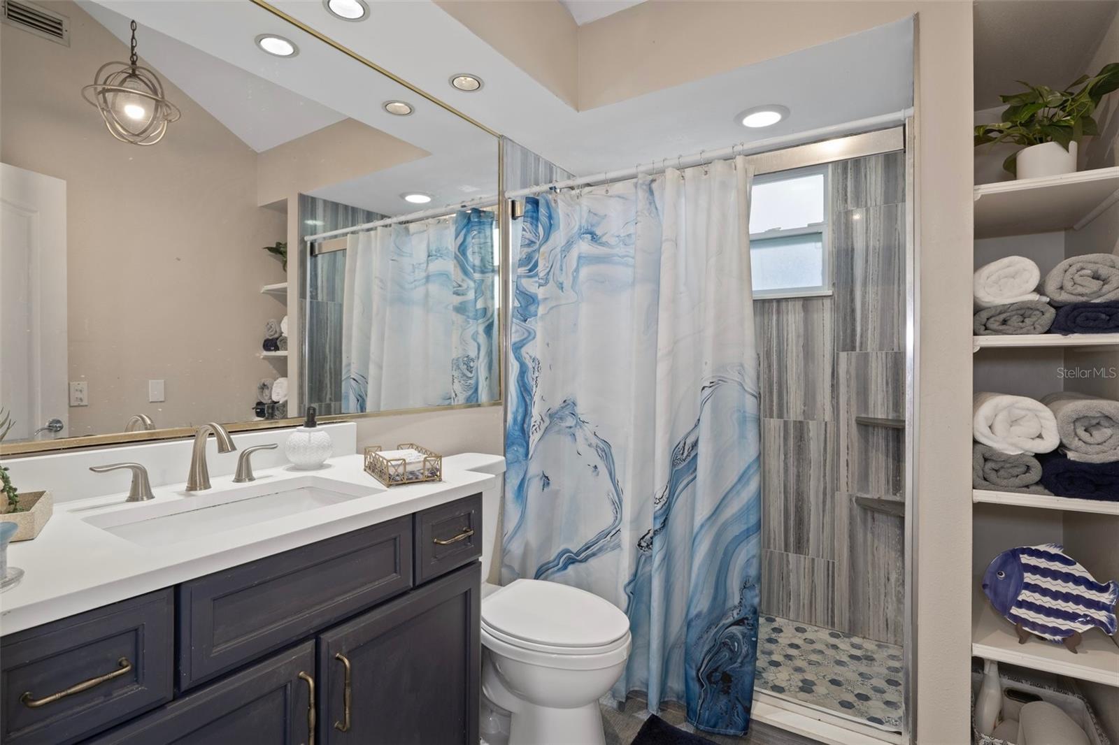 Listing photo id 35 for 1209 Adalee Street