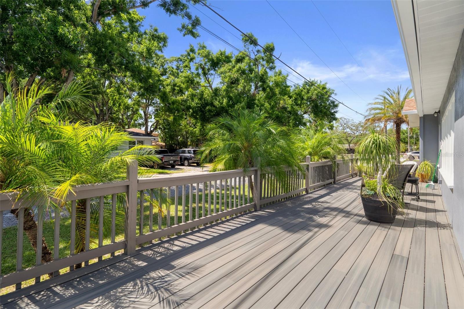 Listing photo id 47 for 1209 Adalee Street