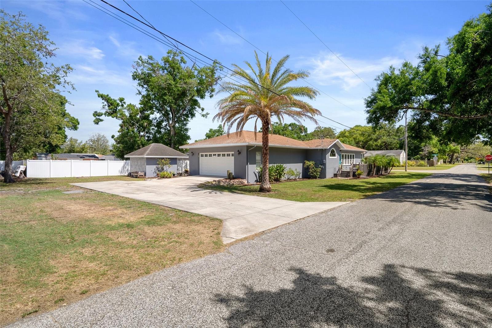 Listing photo id 54 for 1209 Adalee Street