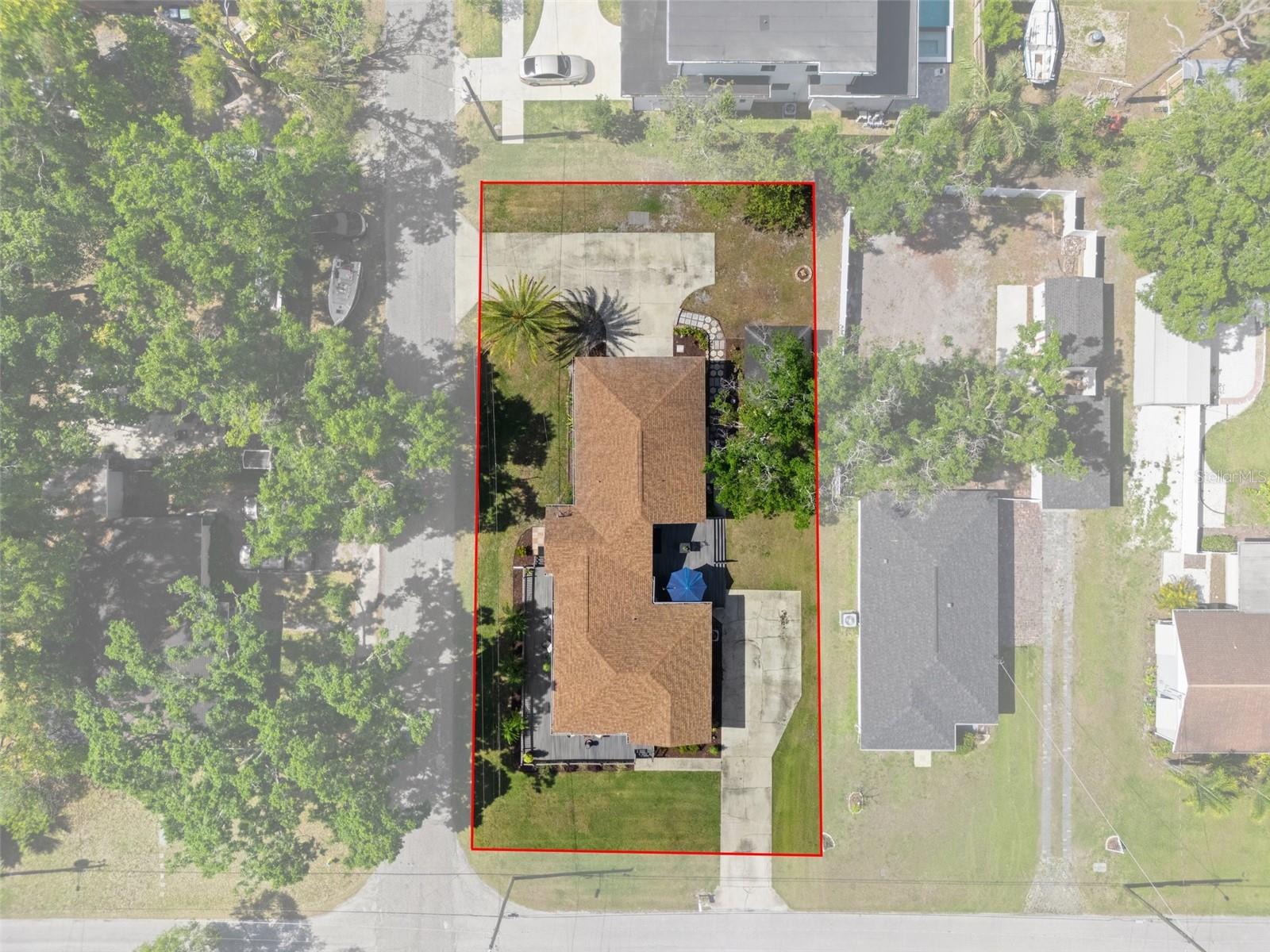 Listing photo id 60 for 1209 Adalee Street