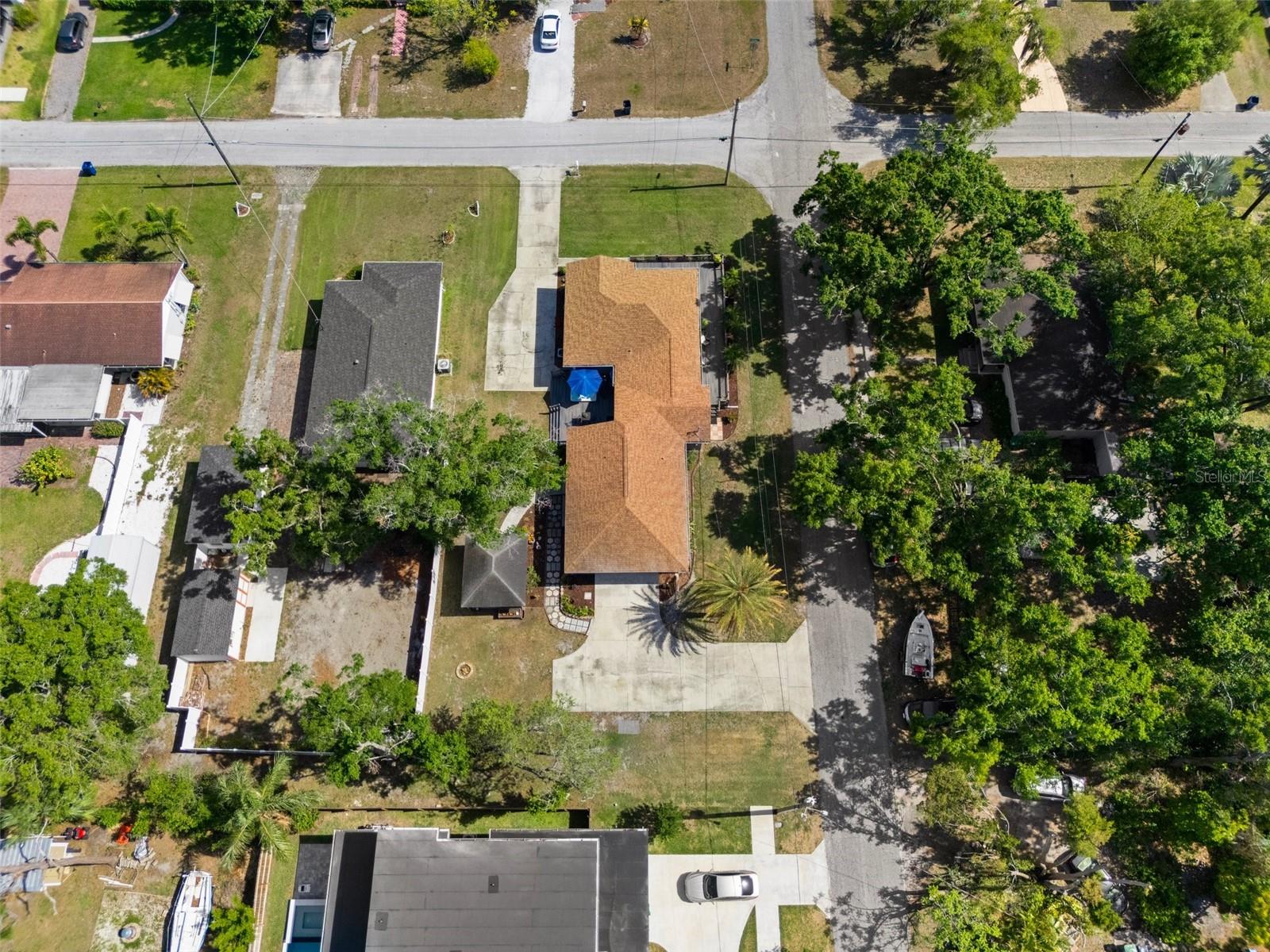 Listing photo id 63 for 1209 Adalee Street