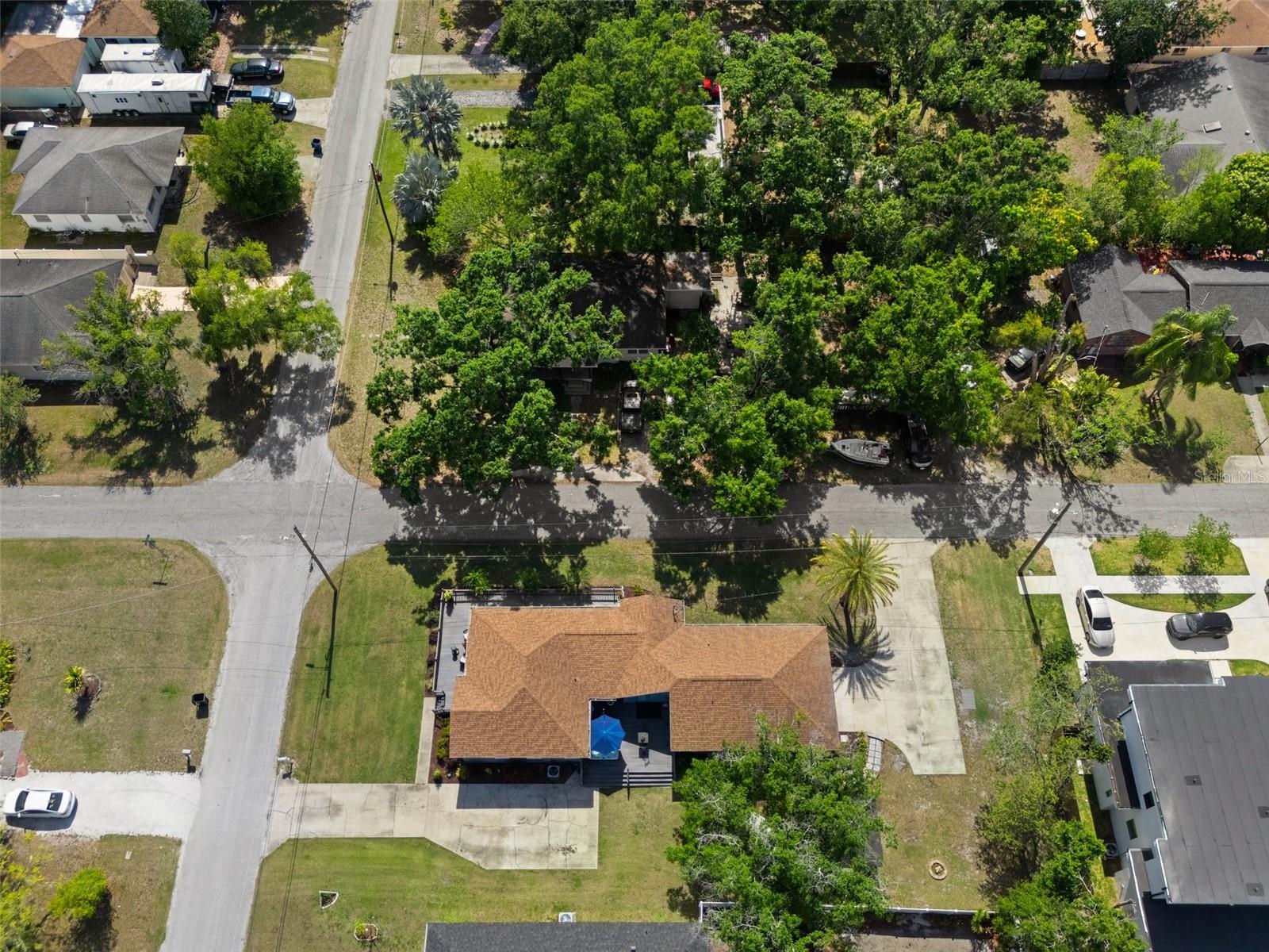 Listing photo id 65 for 1209 Adalee Street