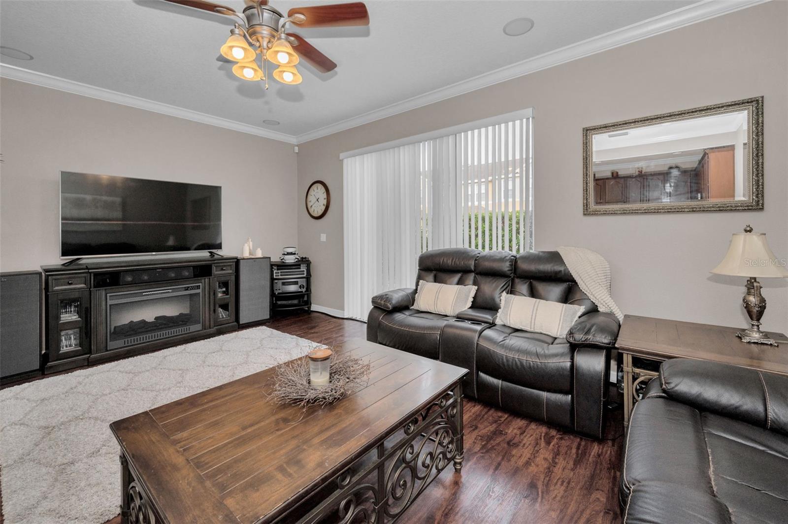 Listing photo id 12 for 6902 47th Lane N
