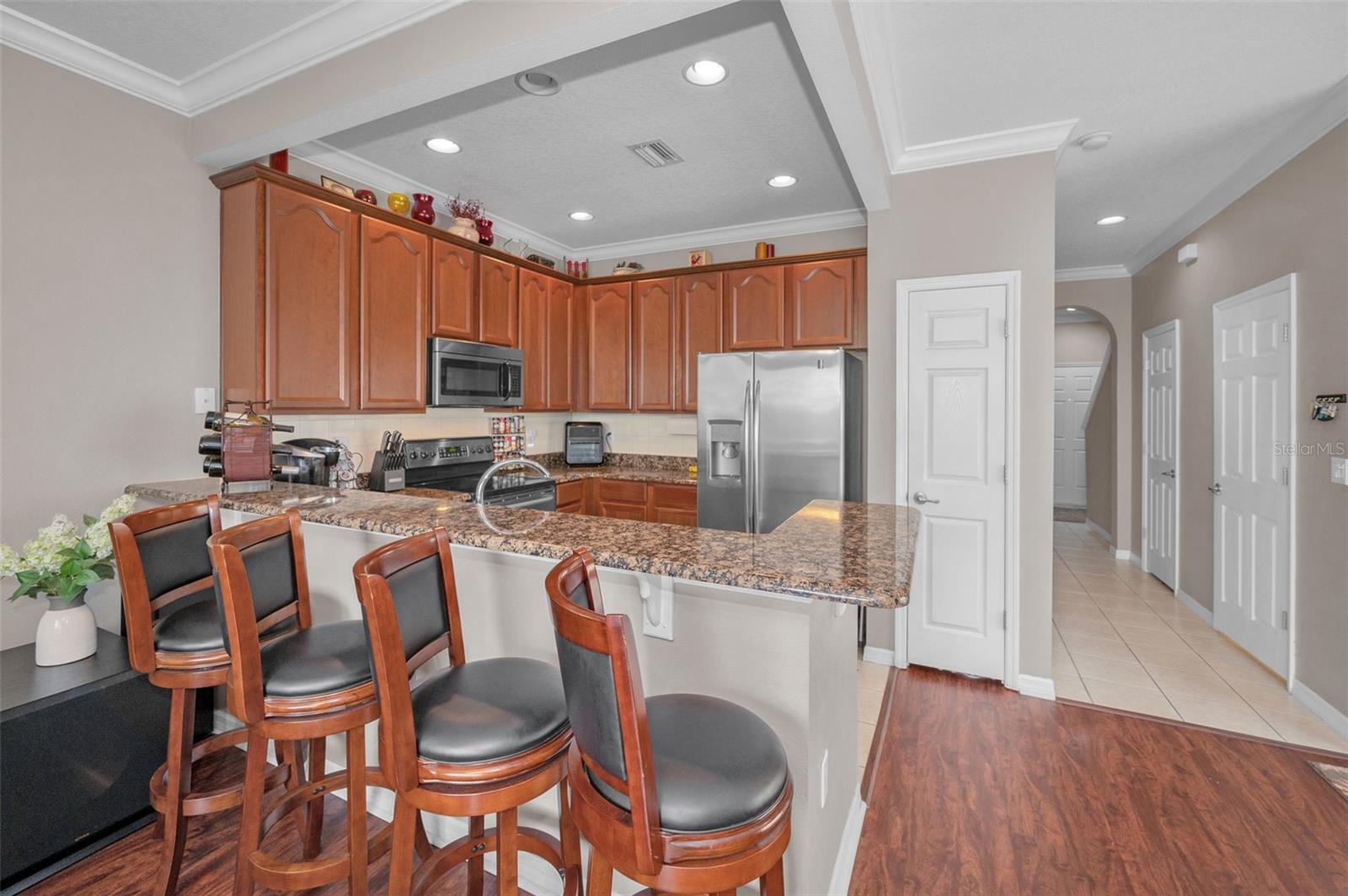 Listing photo id 13 for 6902 47th Lane N