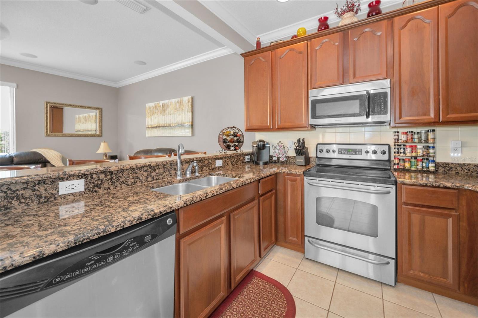 Listing photo id 14 for 6902 47th Lane N