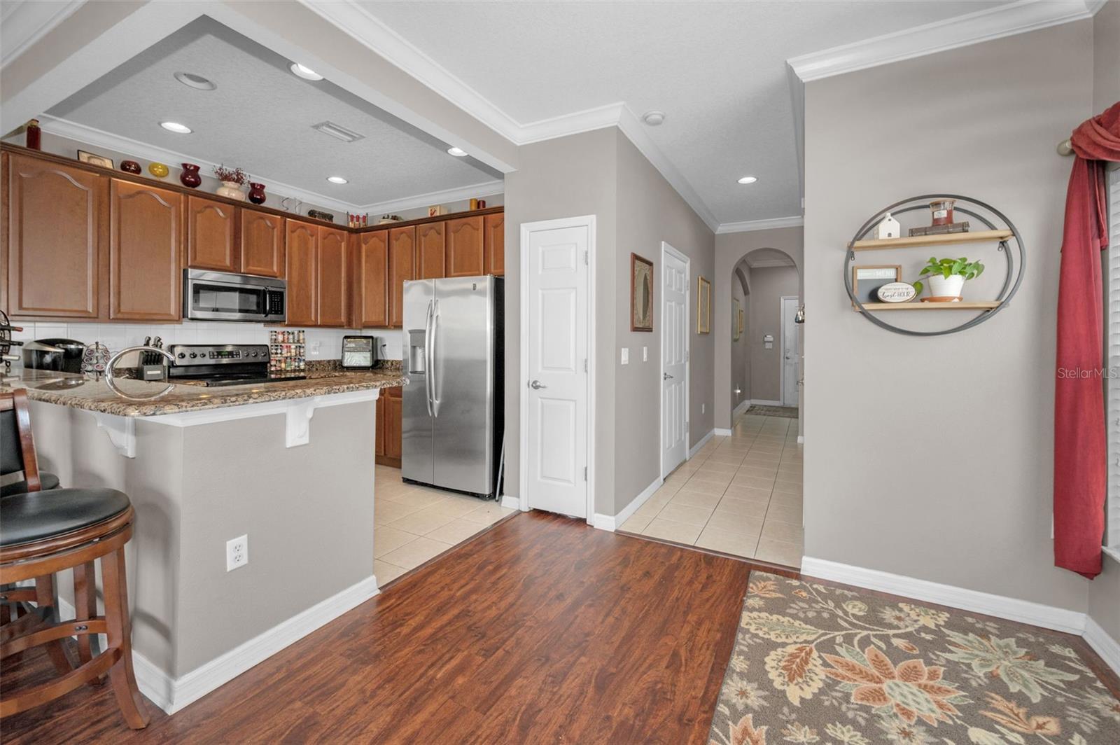 Listing photo id 17 for 6902 47th Lane N