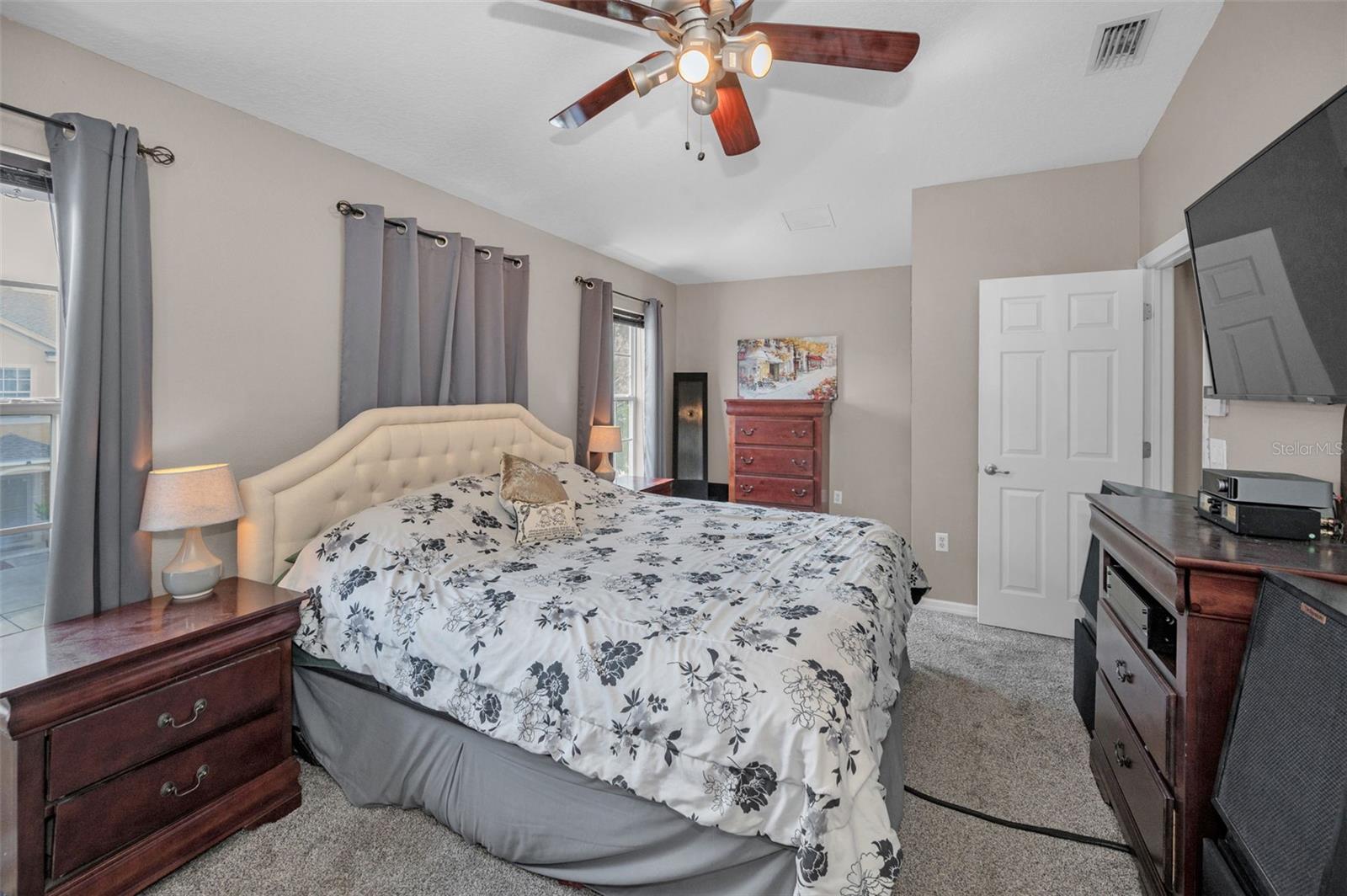 Listing photo id 21 for 6902 47th Lane N