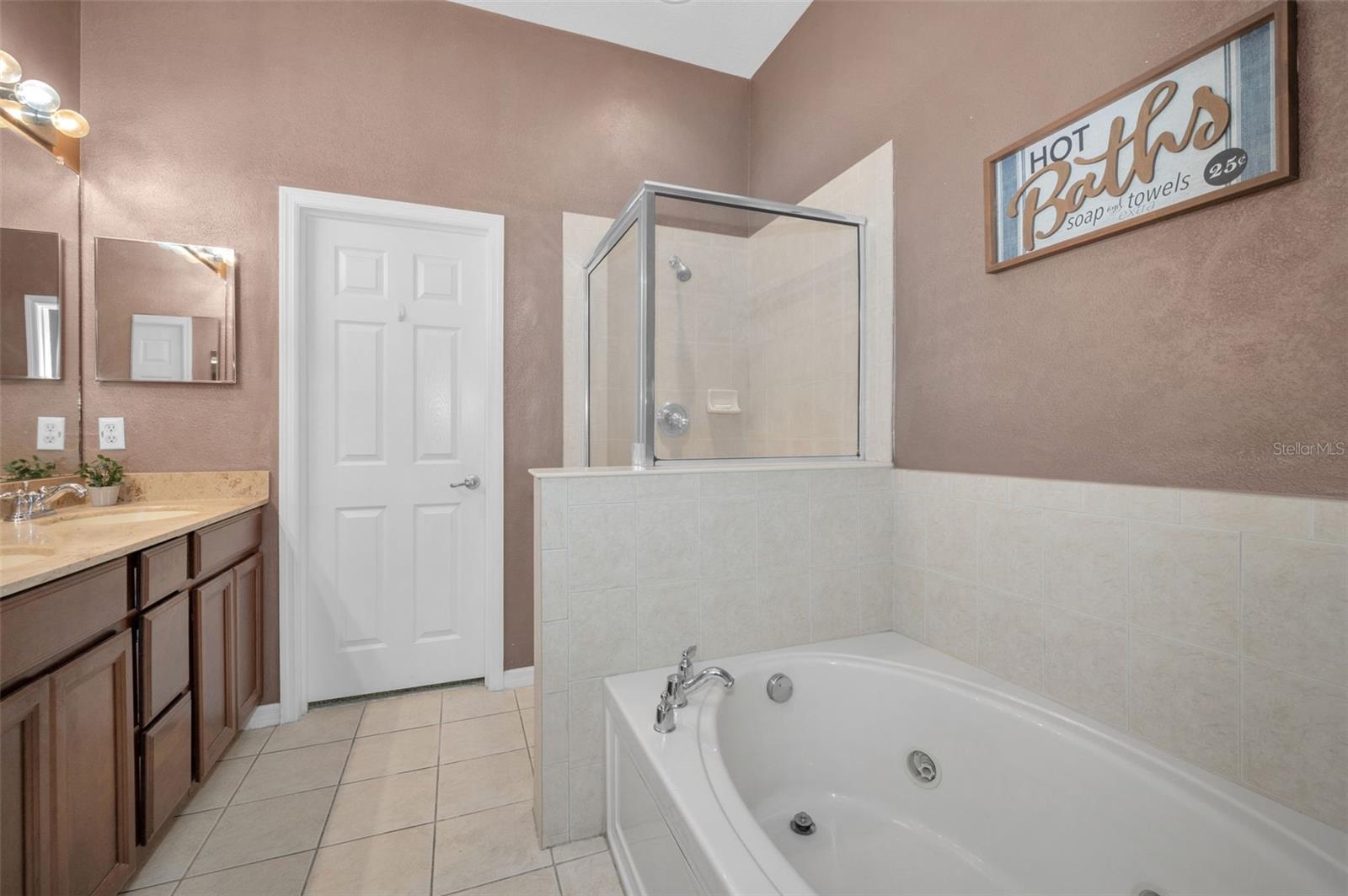 Listing photo id 23 for 6902 47th Lane N