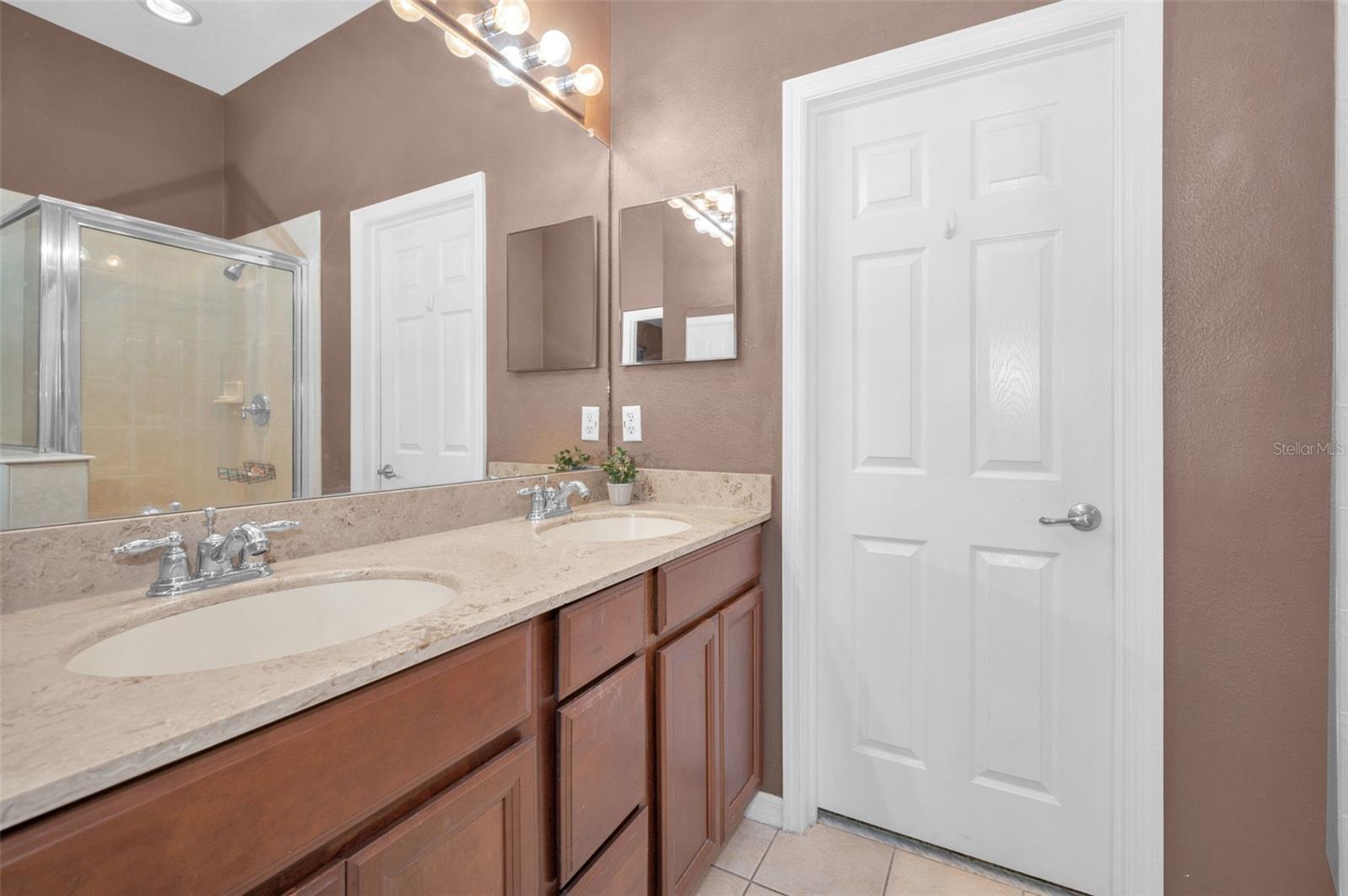Listing photo id 25 for 6902 47th Lane N