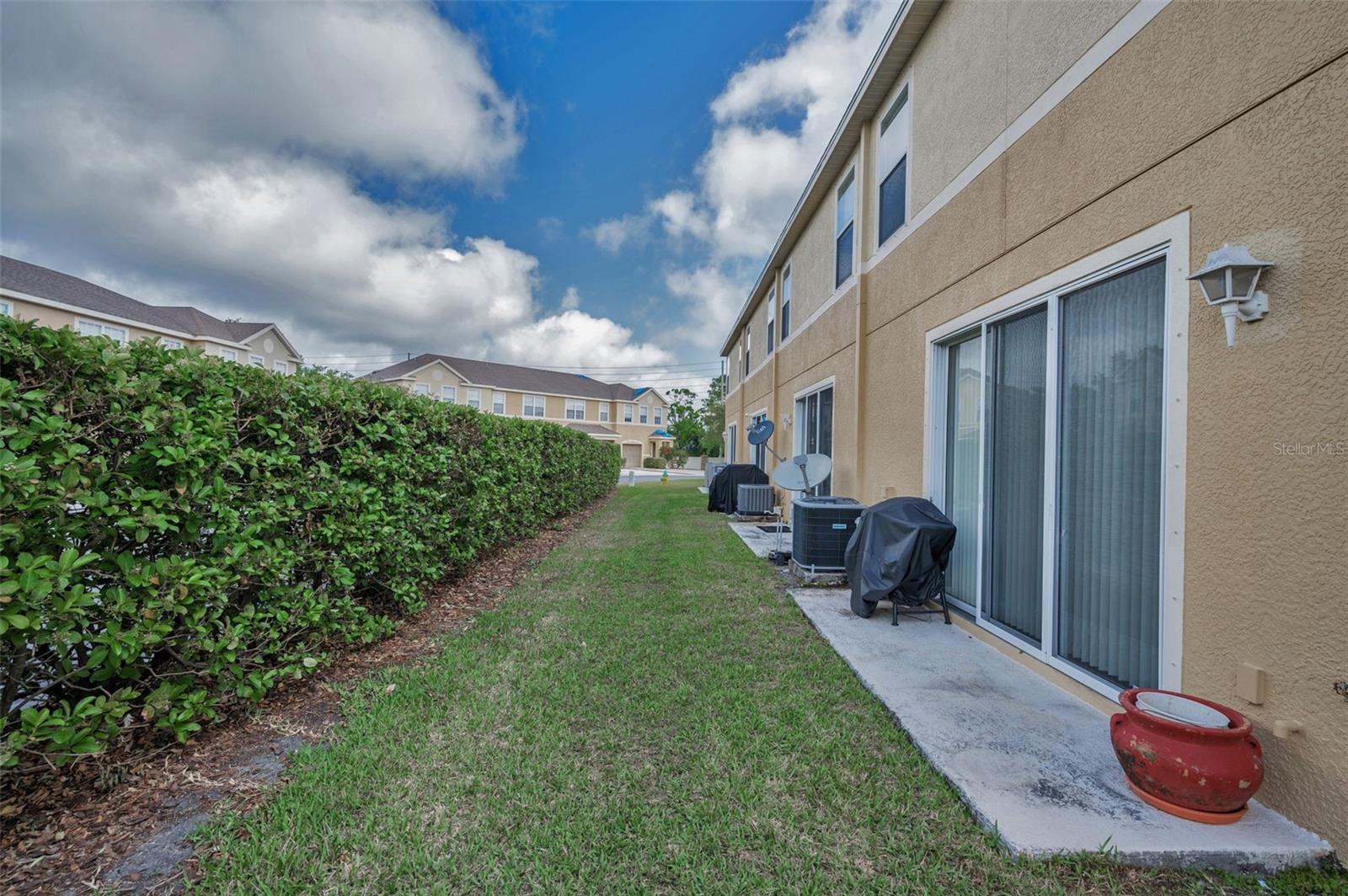 Listing photo id 33 for 6902 47th Lane N