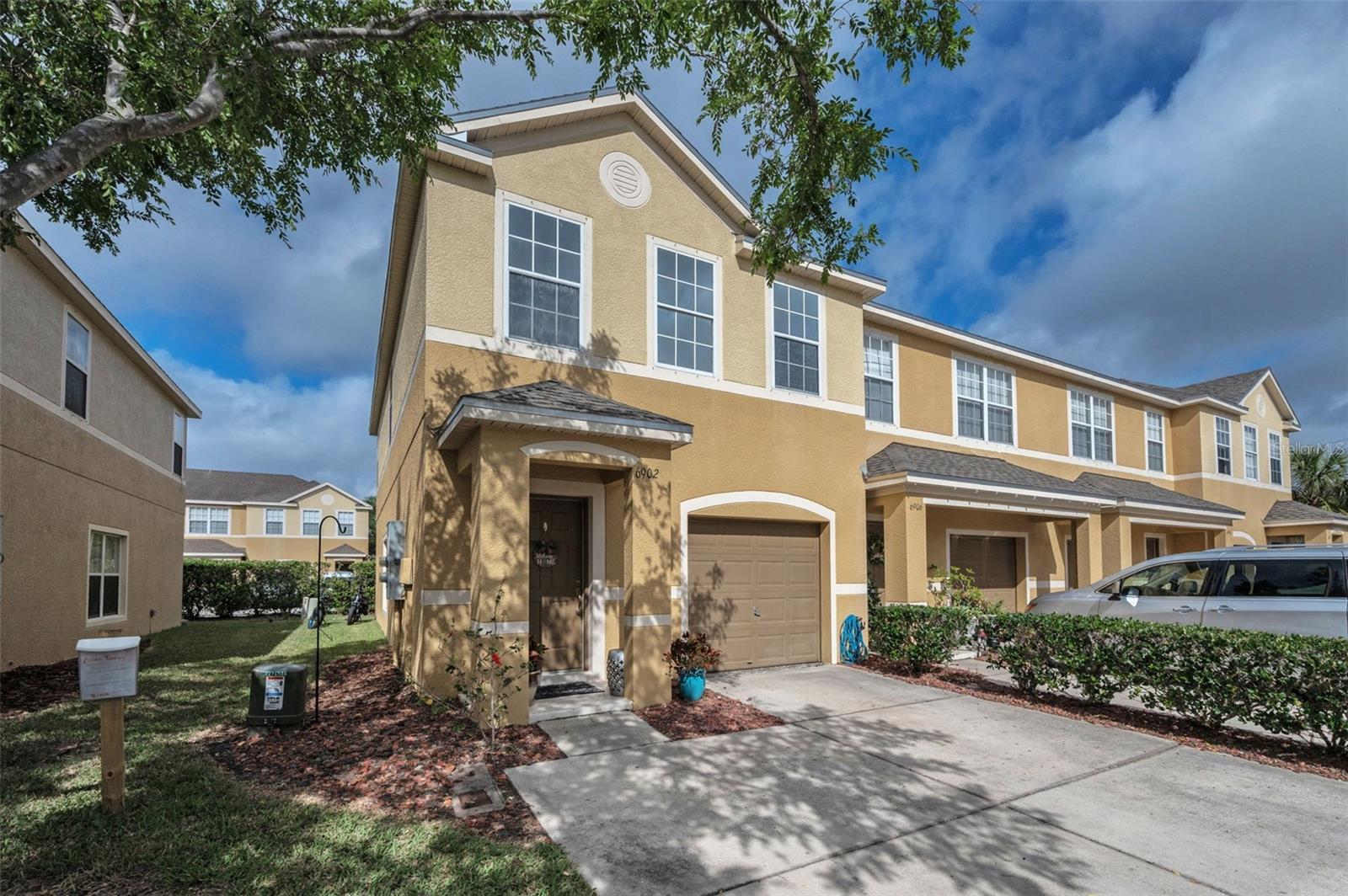 Listing photo id 5 for 6902 47th Lane N