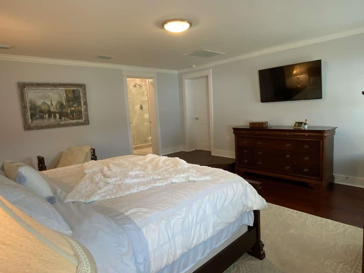 Listing photo id 9 for 209 Rosery Road