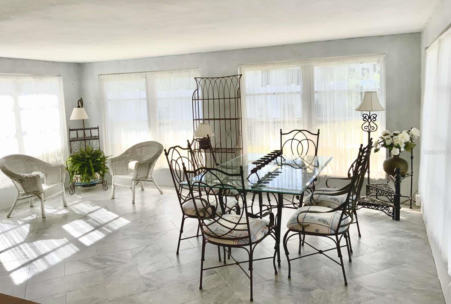 Listing photo id 20 for 209 Rosery Road