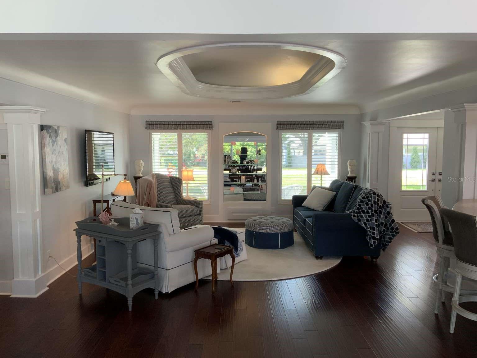 Listing photo id 1 for 209 Rosery Road