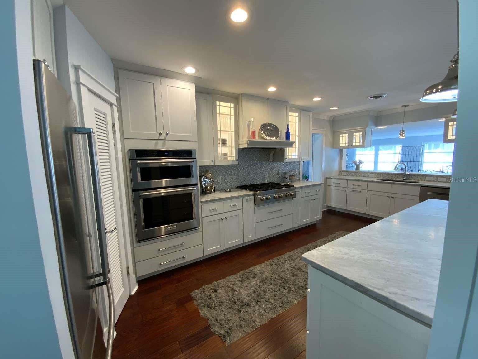 Listing photo id 5 for 209 Rosery Road