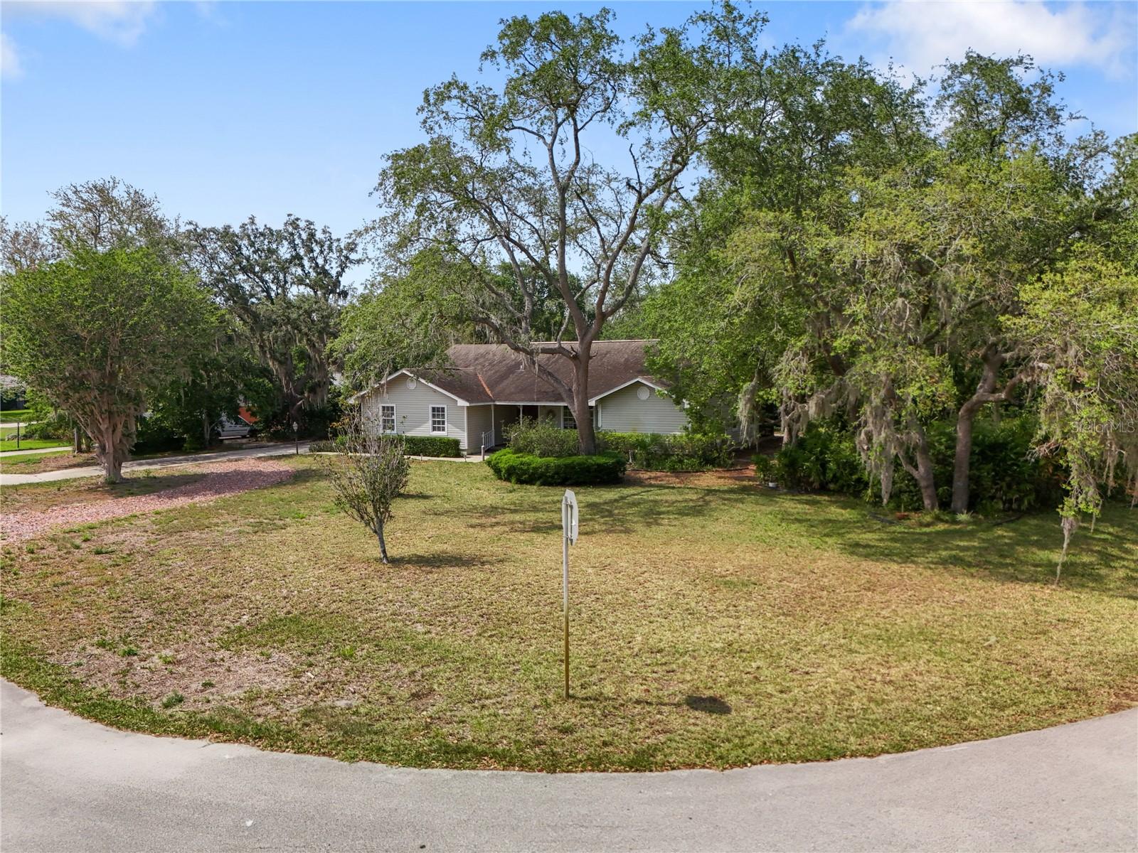 Details for 994 Country Lake Circle, LAKE WALES, FL 33898