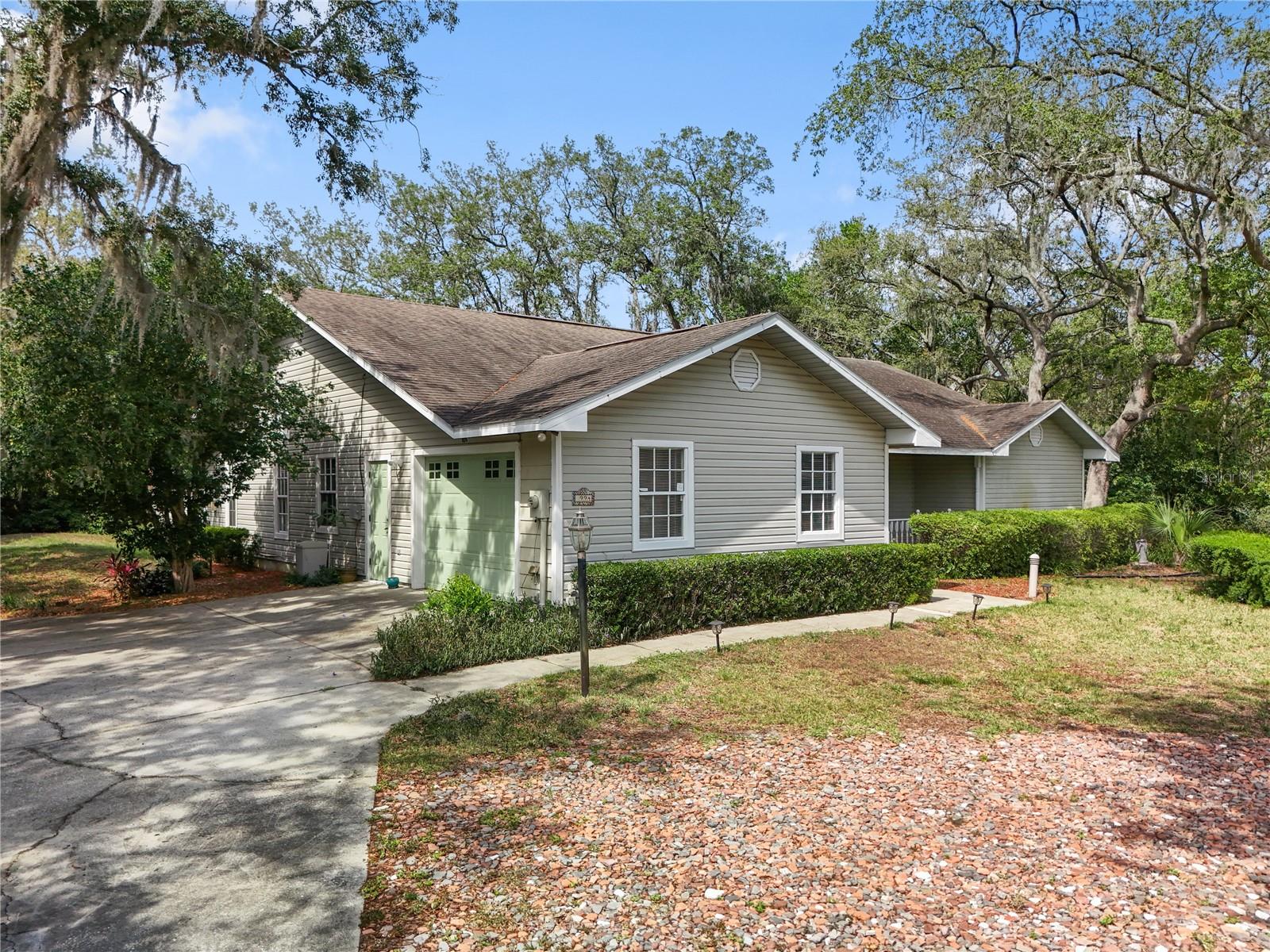 Image 22 of 28 For 994 Country Lake Circle