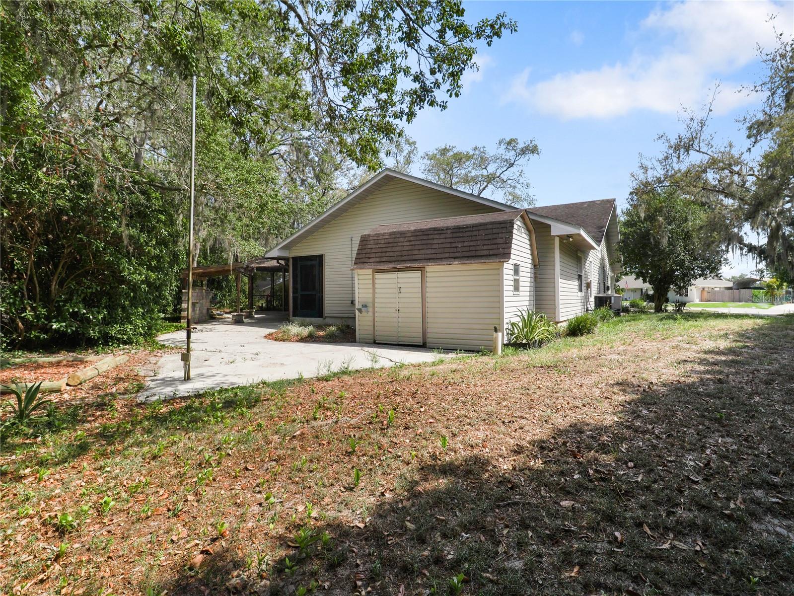 Image 24 of 28 For 994 Country Lake Circle