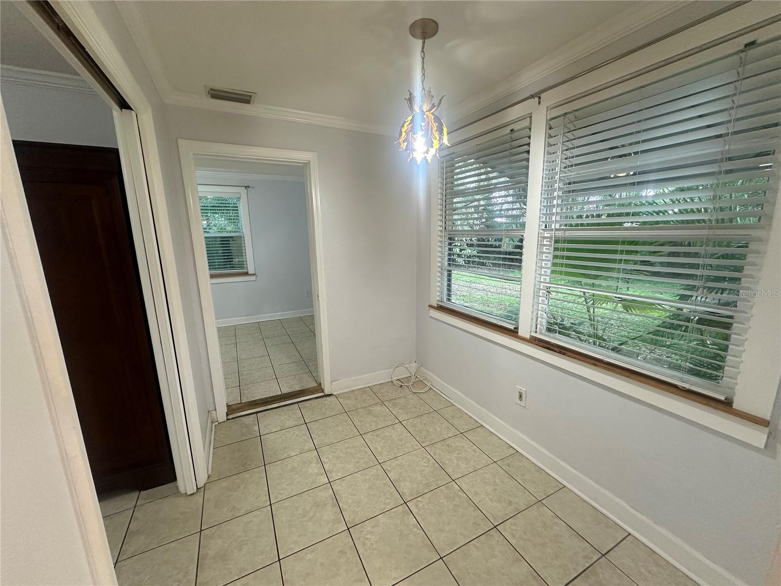 Image 14 of 39 For 122 19 Avenue N