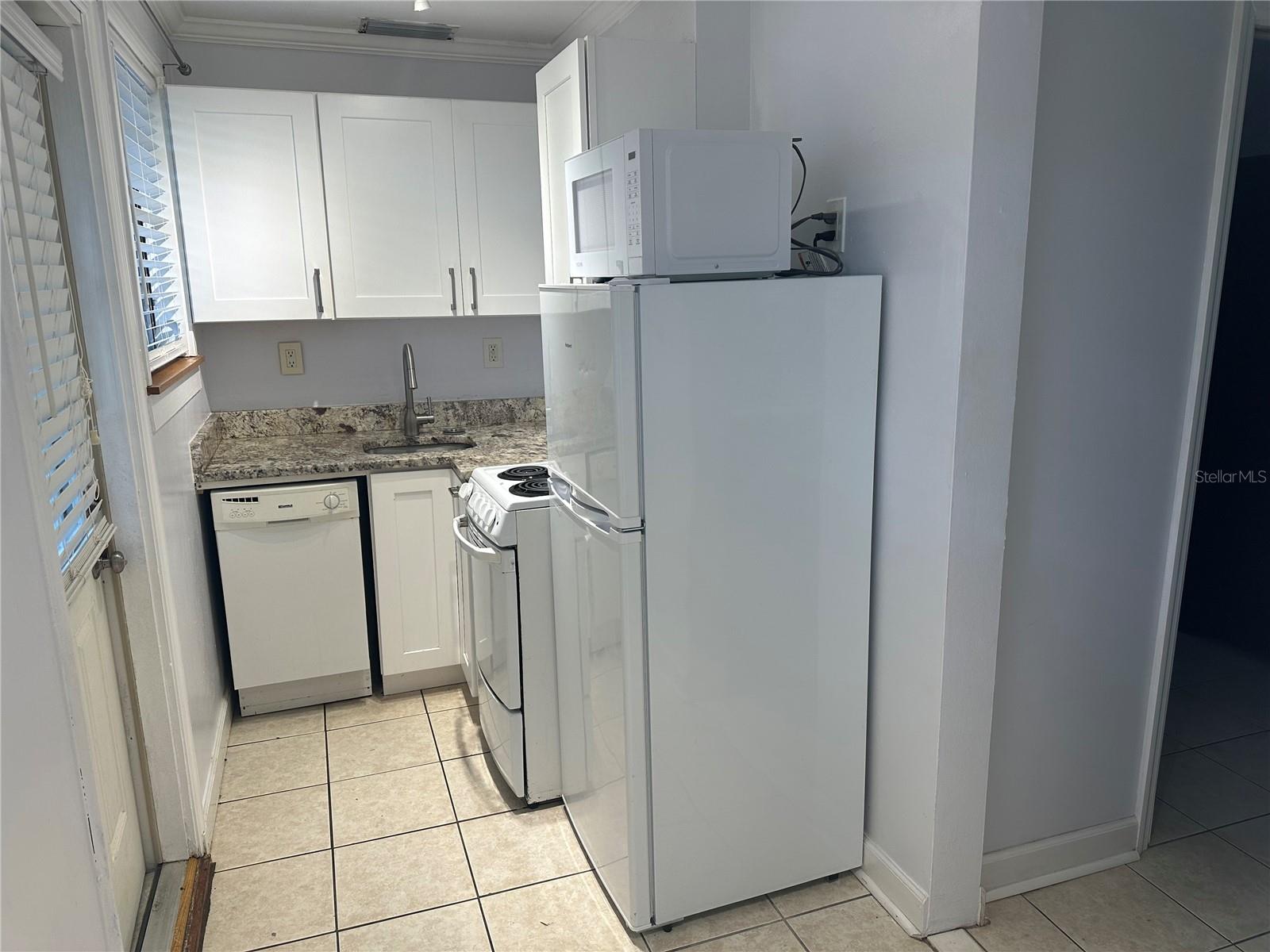 Image 17 of 39 For 122 19 Avenue N