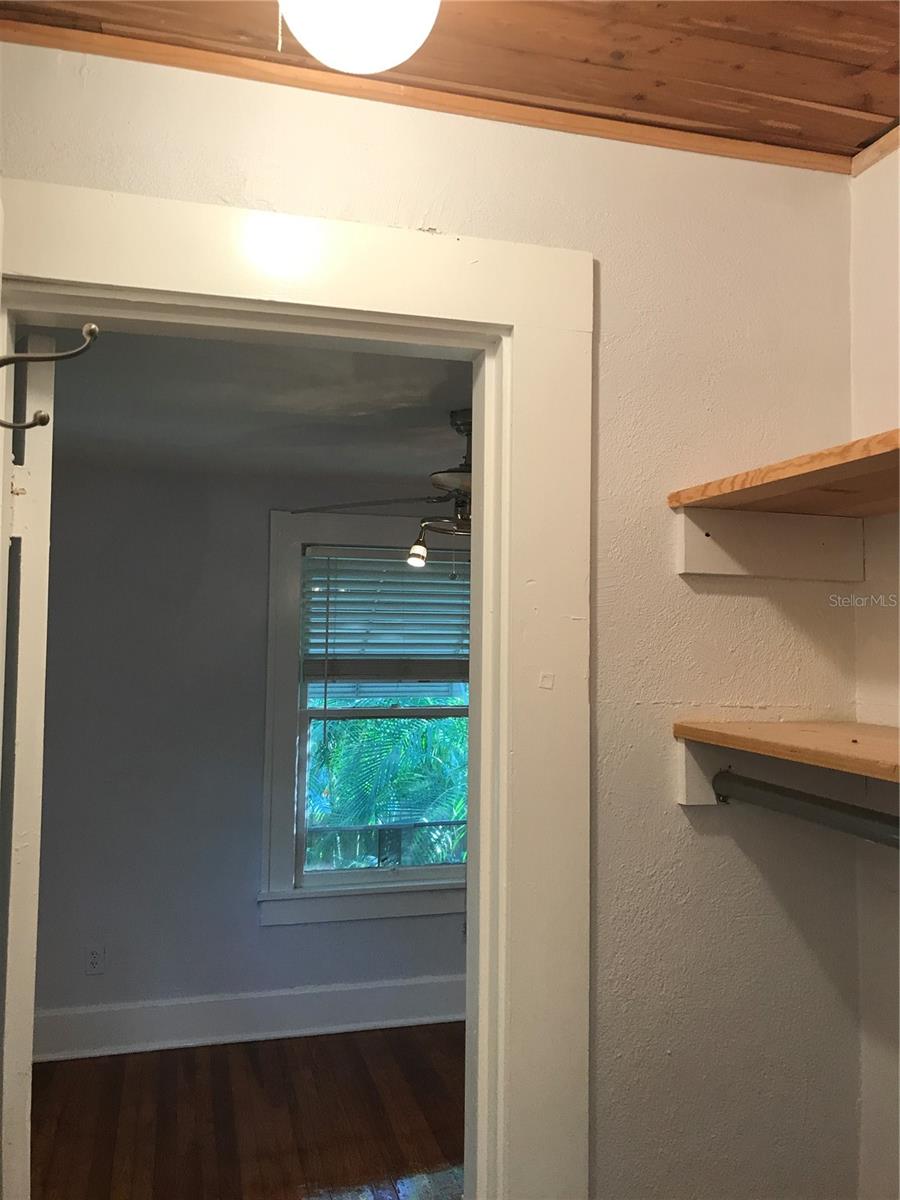 Image 18 of 39 For 122 19 Avenue N