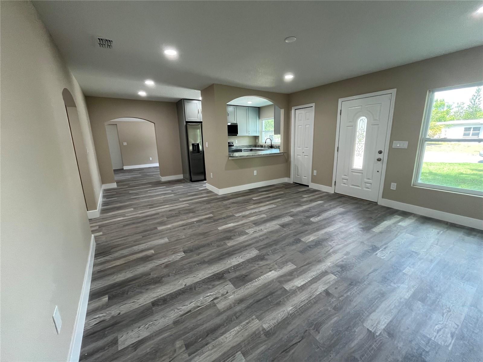 Image 18 of 28 For 10116 Highland Avenue