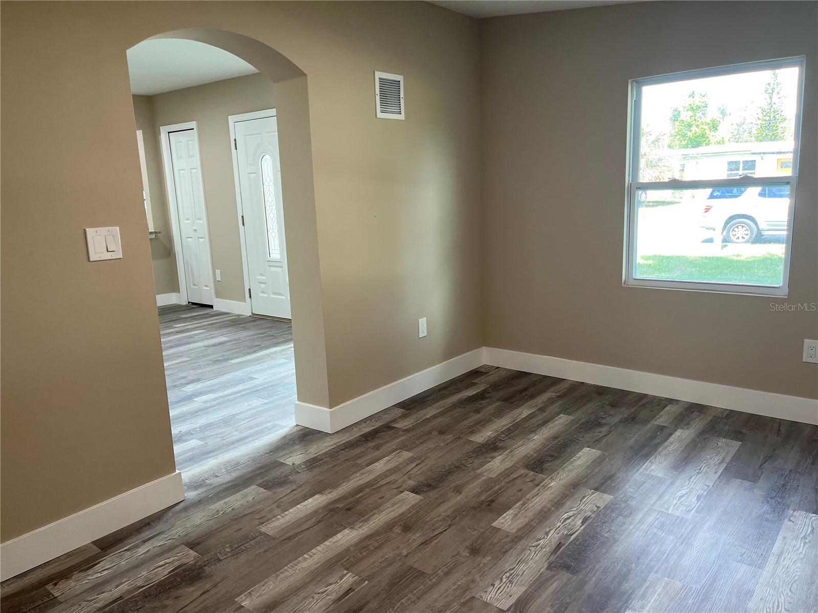 Image 19 of 28 For 10116 Highland Avenue