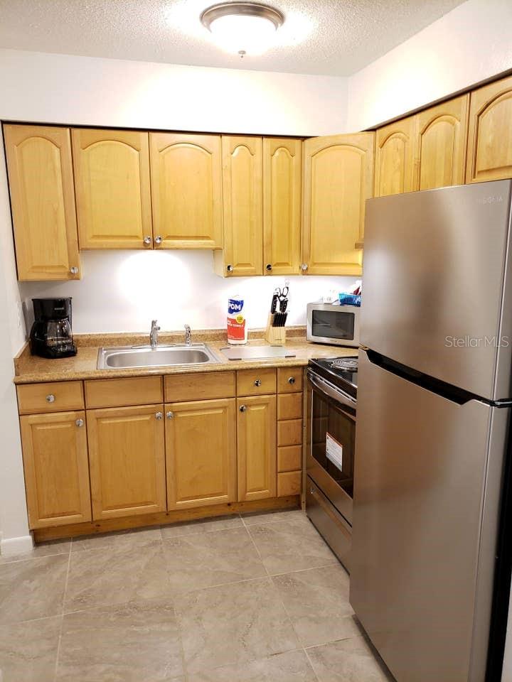 Listing photo id 27 for 2210 Irene Street