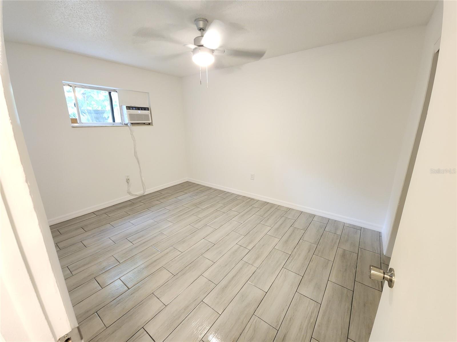 Listing photo id 1 for 2210 Irene Street