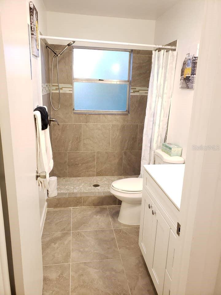 Listing photo id 33 for 2210 Irene Street