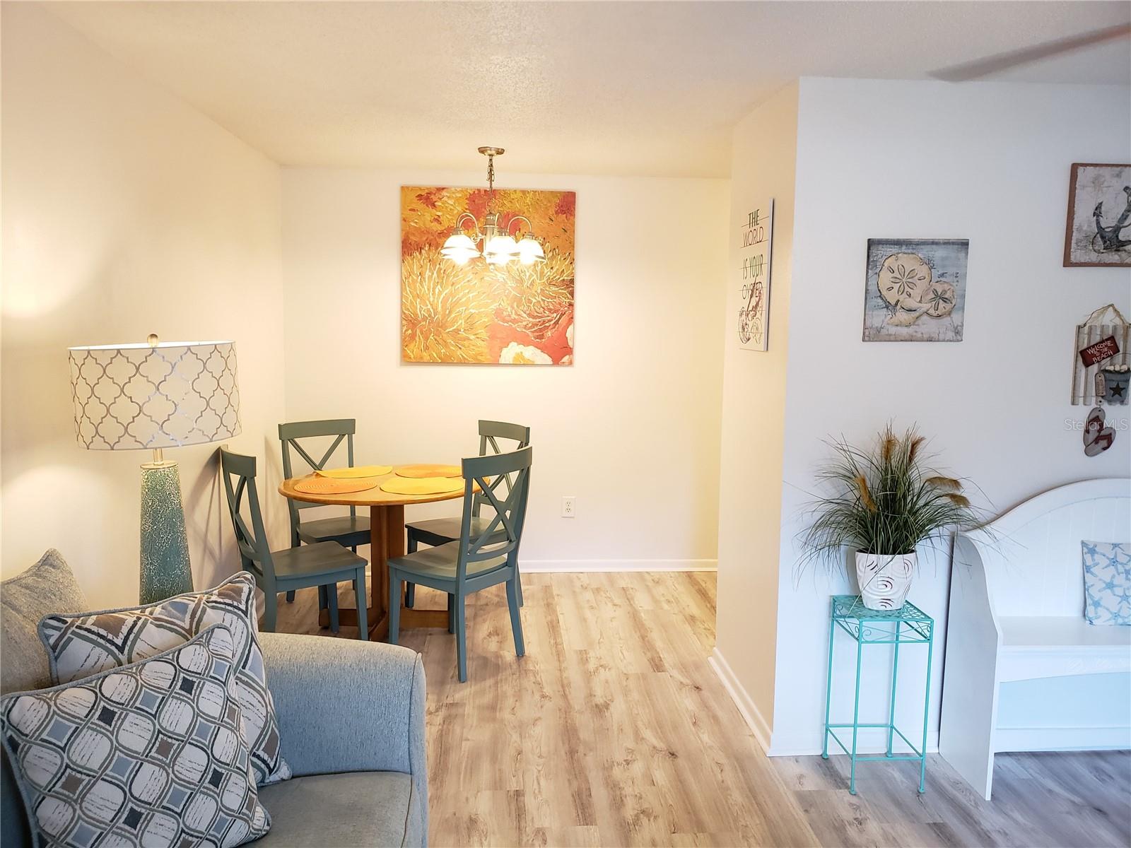 Listing photo id 38 for 2210 Irene Street