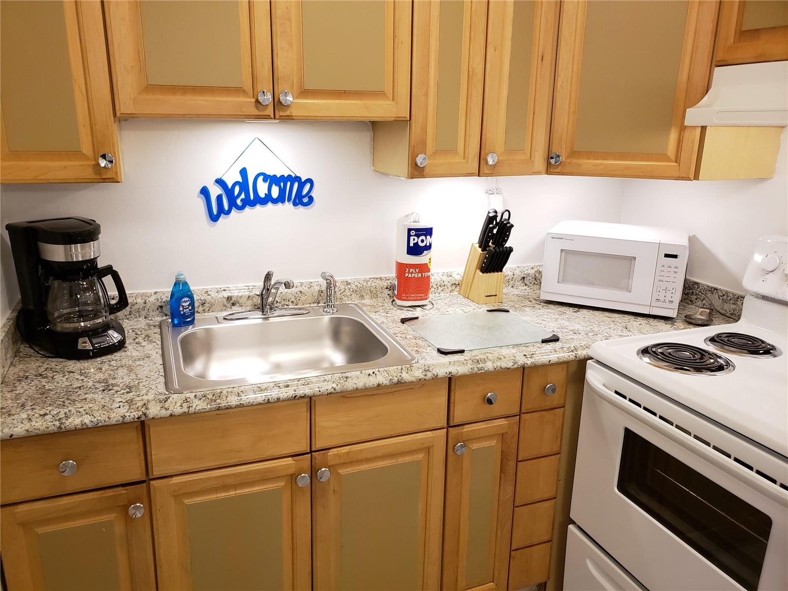 Listing photo id 41 for 2210 Irene Street