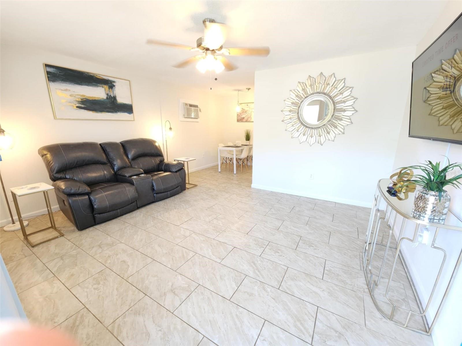 Listing photo id 54 for 2210 Irene Street