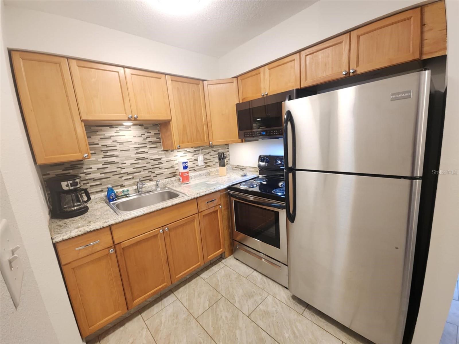 Listing photo id 56 for 2210 Irene Street