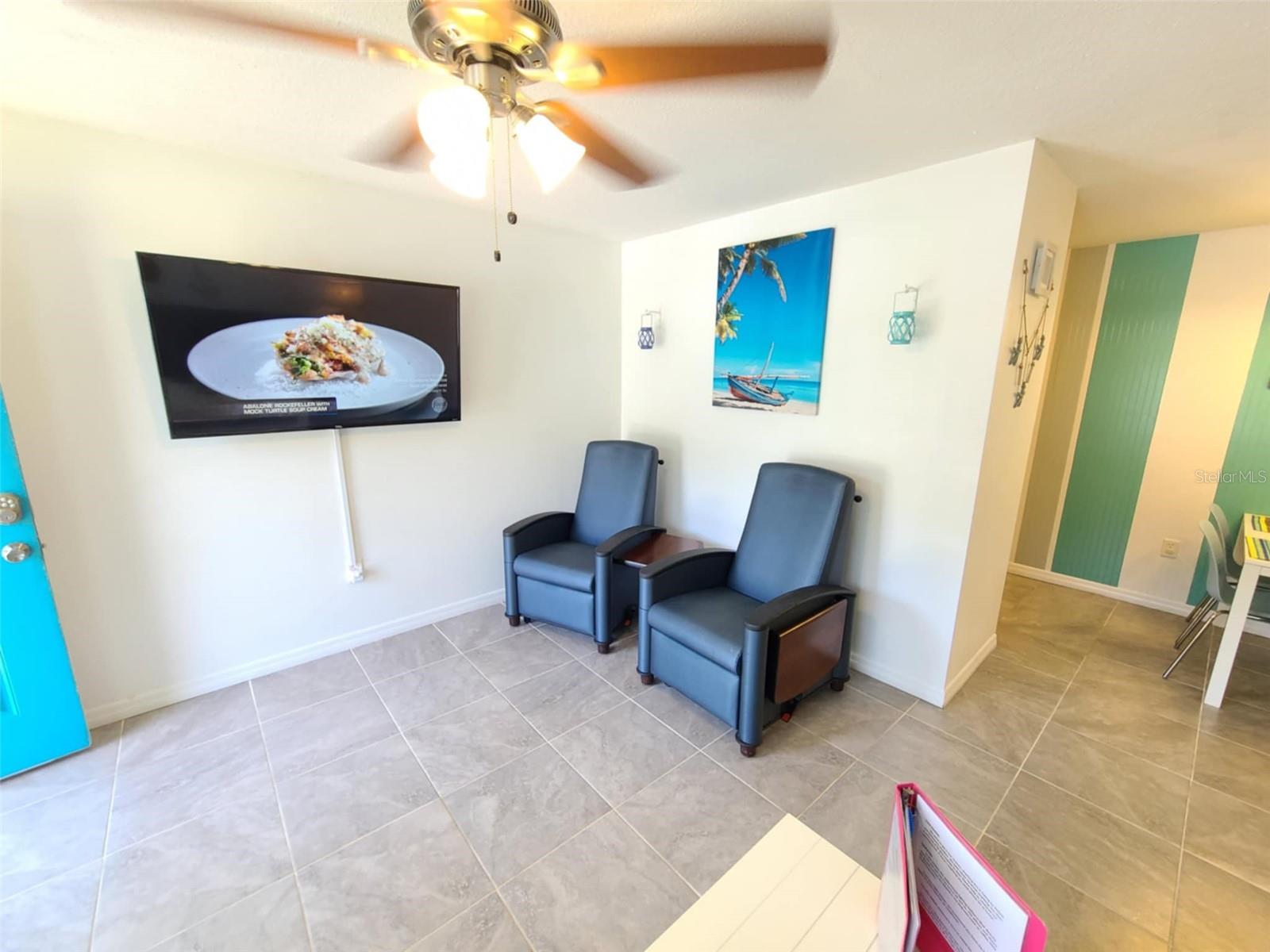 Listing photo id 61 for 2210 Irene Street