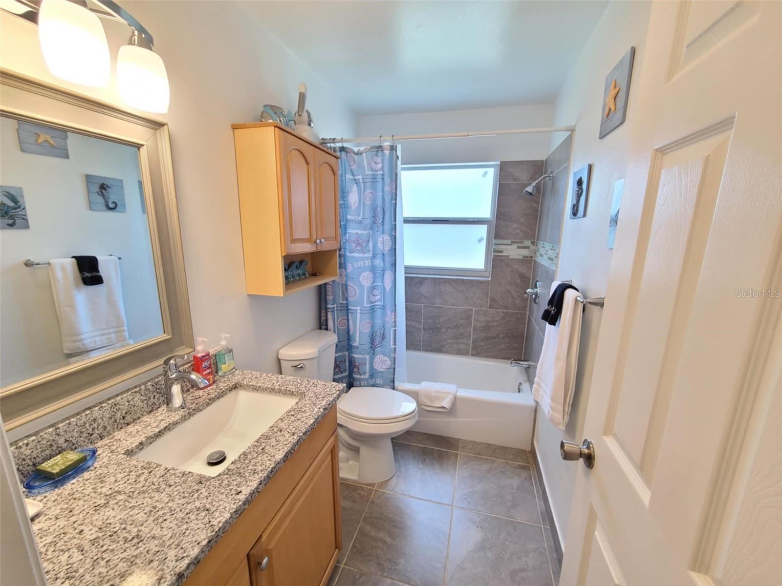 Listing photo id 66 for 2210 Irene Street
