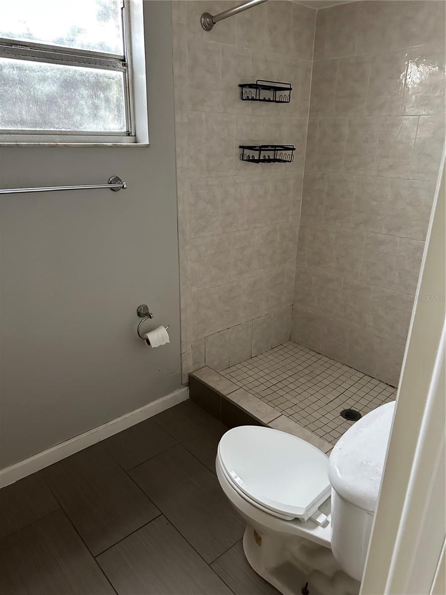 Image 11 of 27 For 2334 Colonial Court