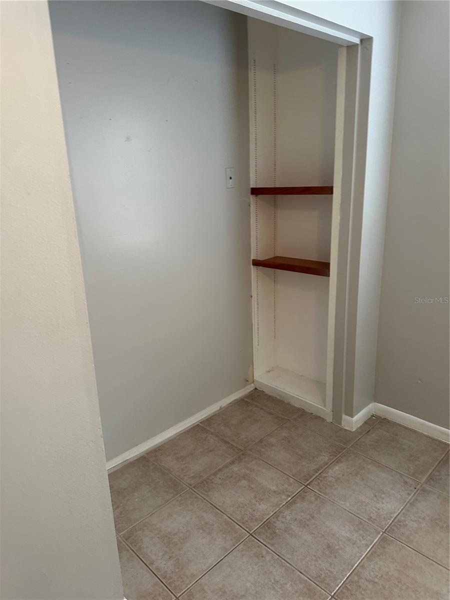Image 18 of 27 For 2334 Colonial Court