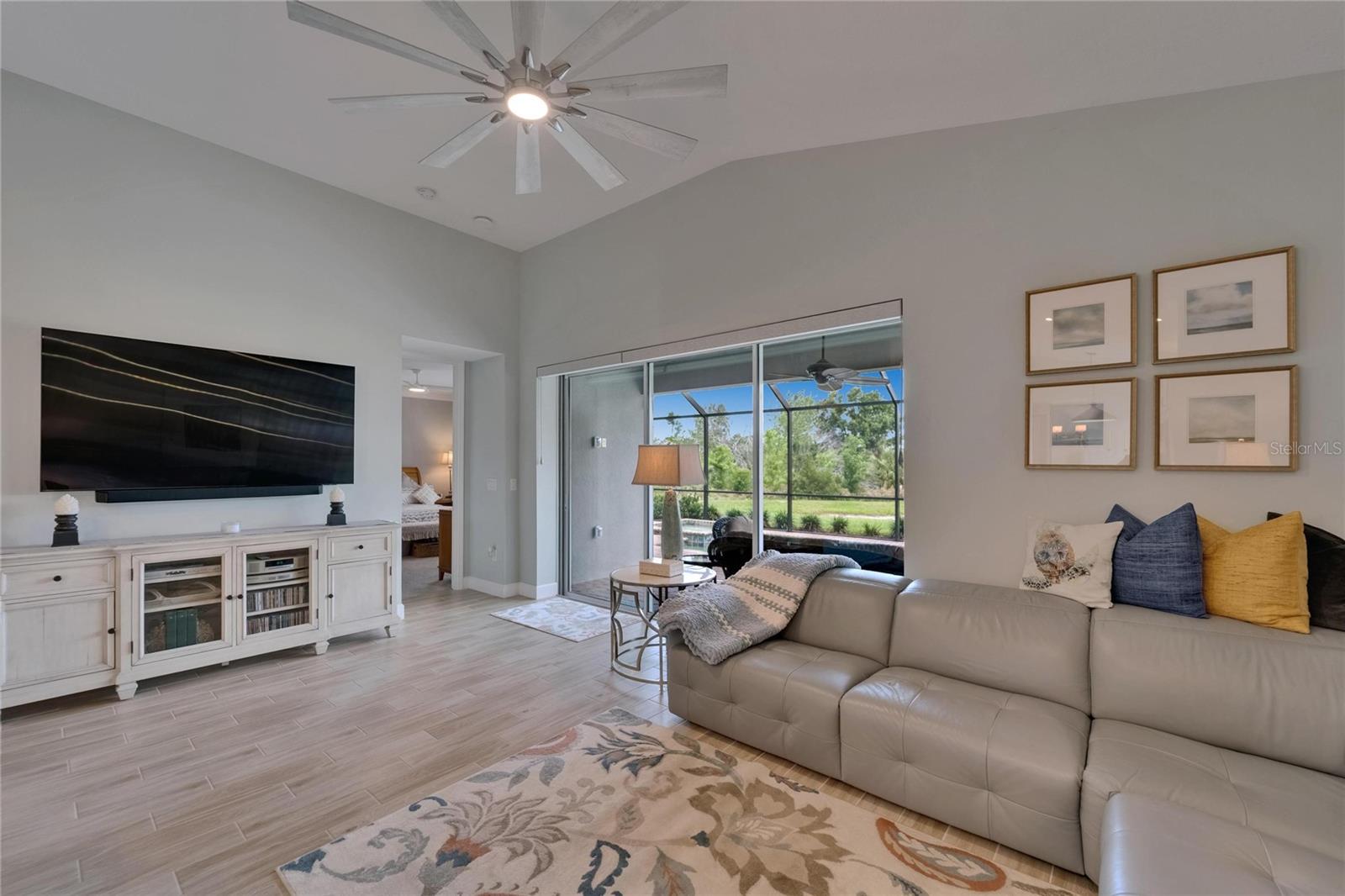 Image 23 of 60 For 5828 Clairwood Court