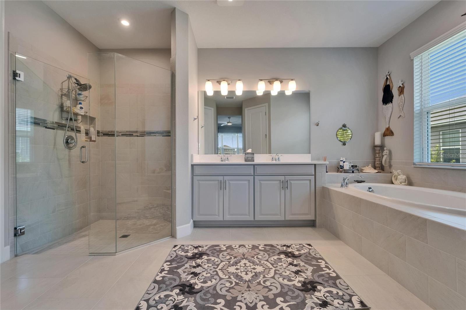 Image 35 of 60 For 5828 Clairwood Court