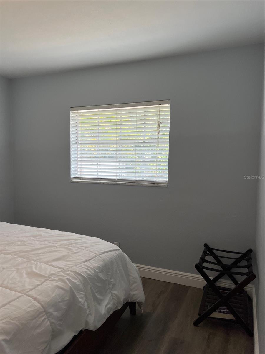 Image 22 of 24 For 627 Davis Boulevard