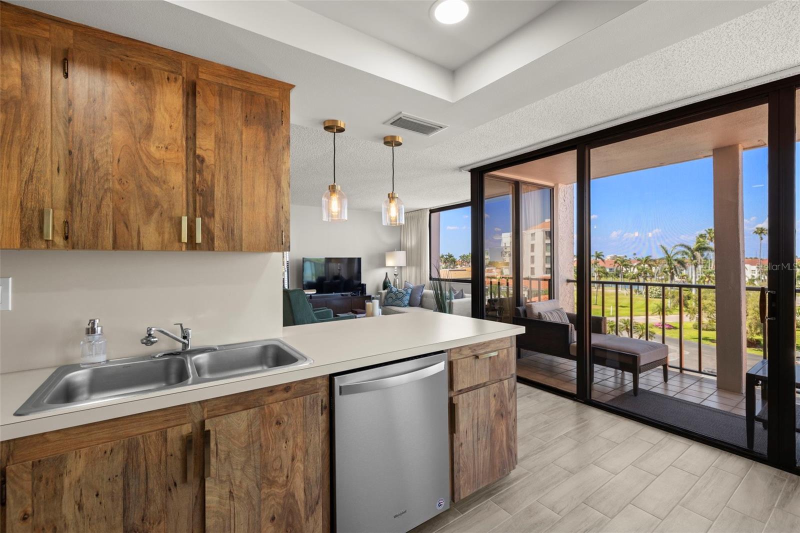 Image 14 of 45 For 6295 Bahia Del Mar Circle 406